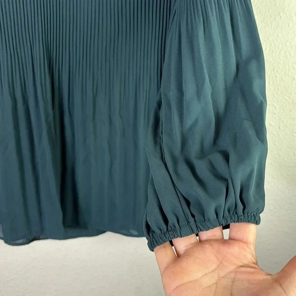 Adrianna Papell Pleated Georgette Crepe Long Sleeve Crew Neck Blouse sz S - Picture 5 of 13